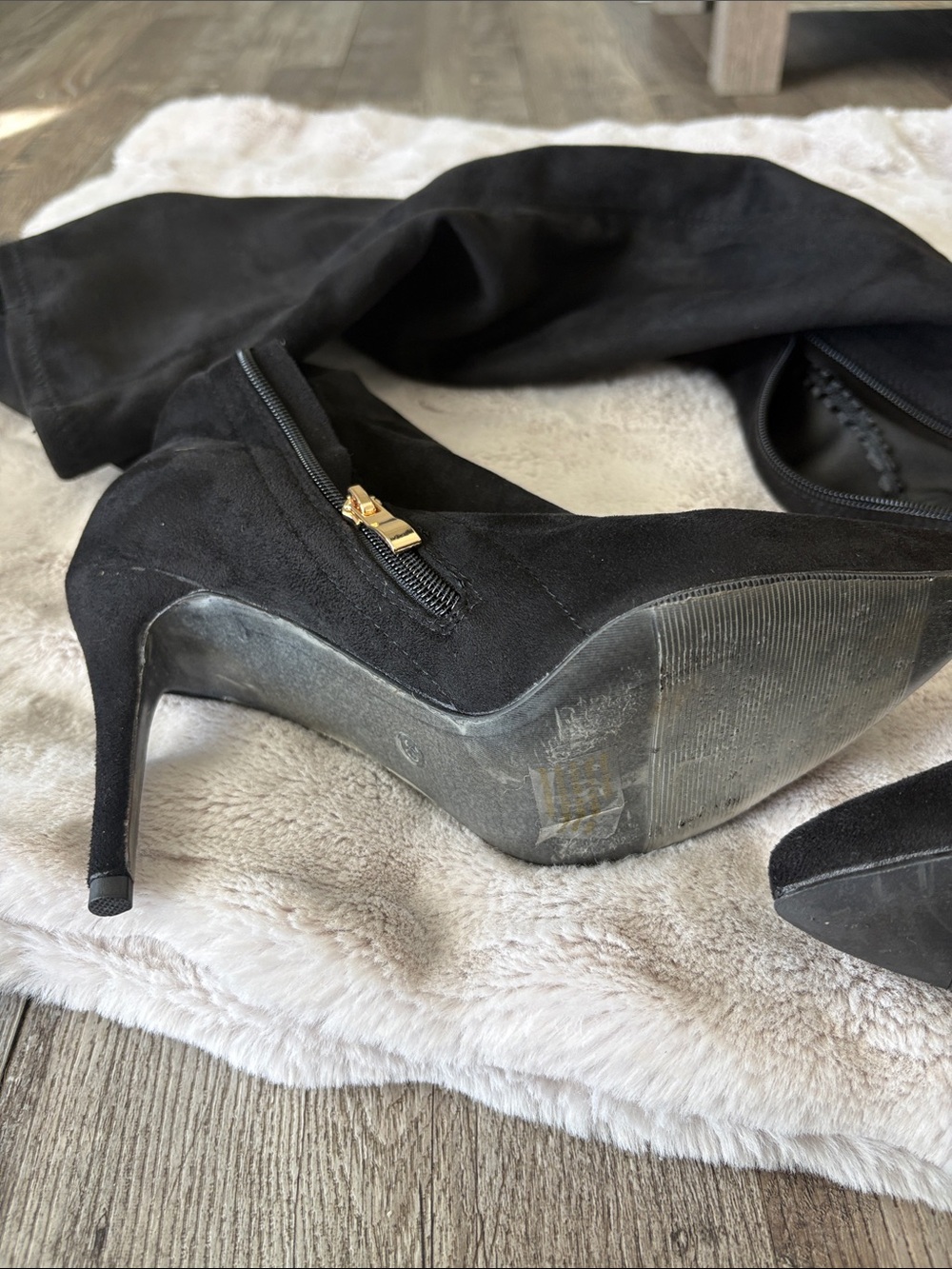 Black Over-the-Knee Suede Stiletto Boots - Picture 2 of 3